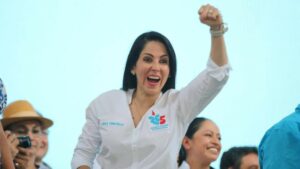 Ecuador- sventato attentato contro la candidata Luisa González